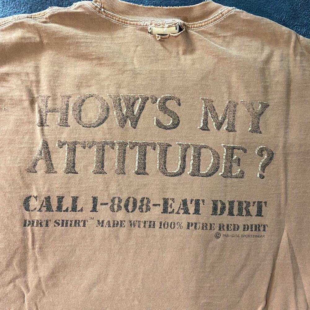 Thrashed and slightly stained hanes beefy red dirt arizona tee